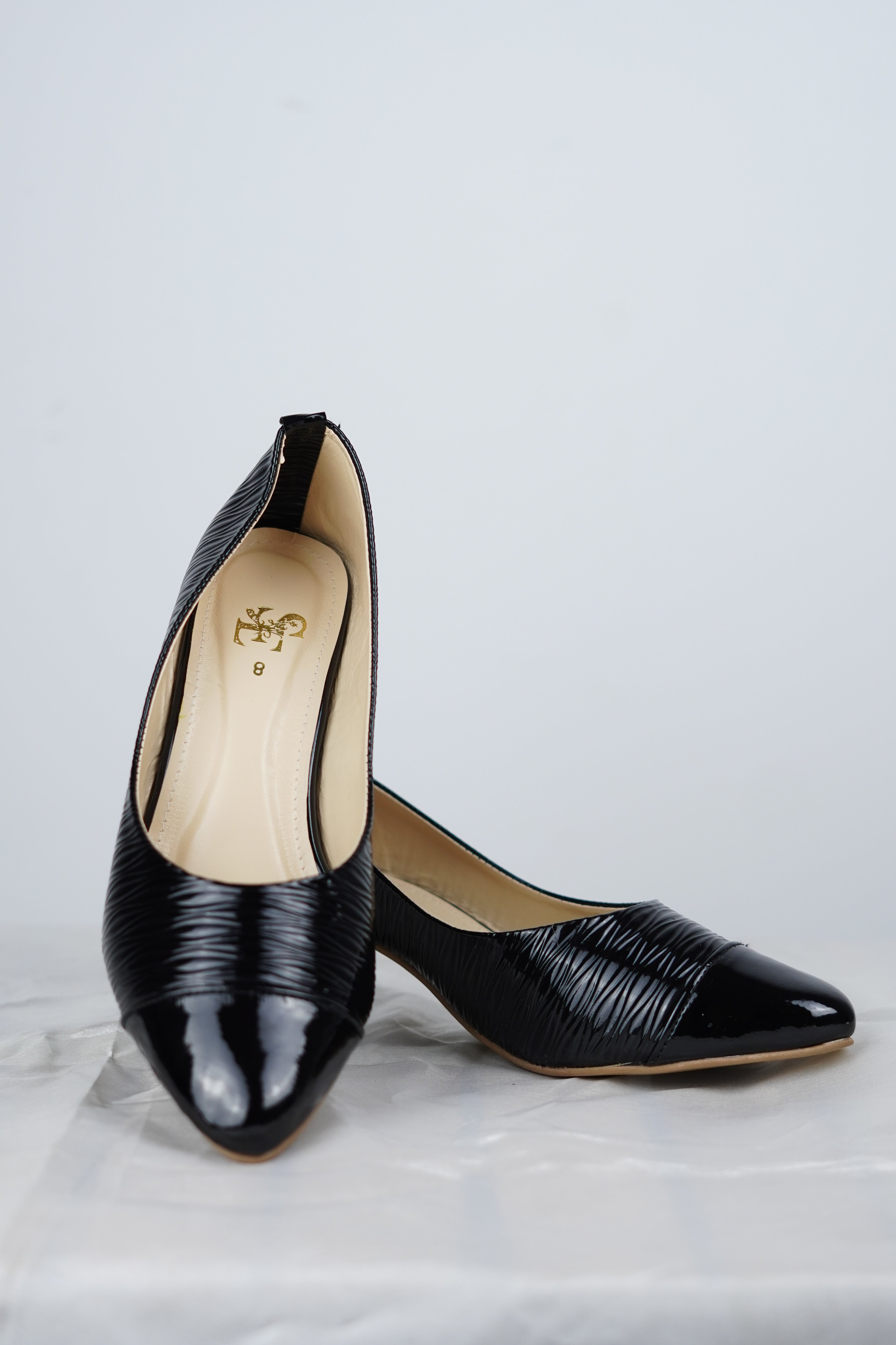 Peo Soul Black Heel Pumps Timeless Elegance