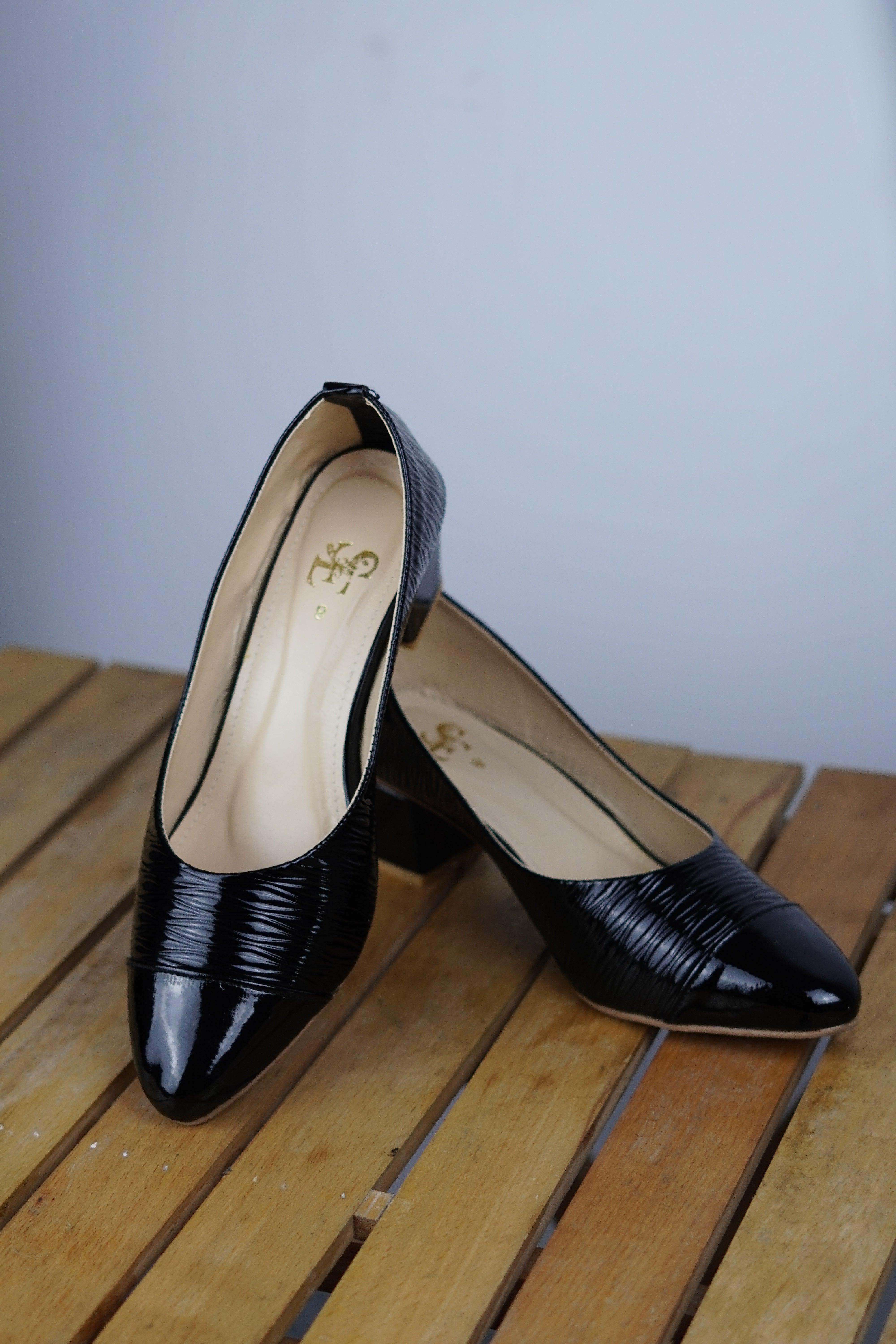 Peo Soul Black Heel Pumps Timeless Elegance